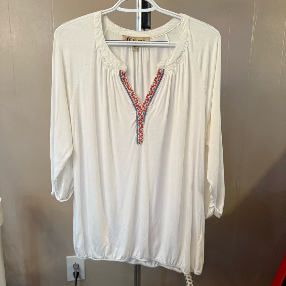 Democracy White Blouse with Colorful Trim. V neck, 3/4 sleeve, women's large